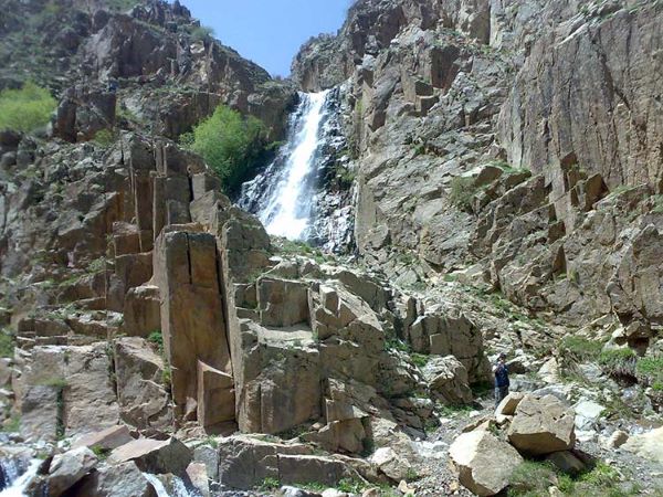 آبشار عیش‌آباد مرند.jpg11
